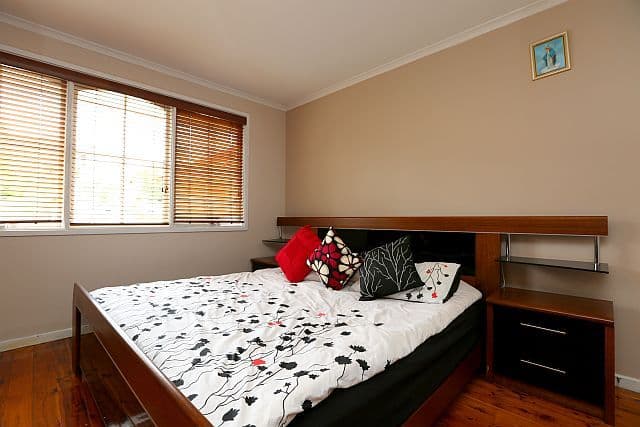 32 Caroline Crescent, GEORGES HALL NSW 2198, Georges Hall - Thumbnail 6