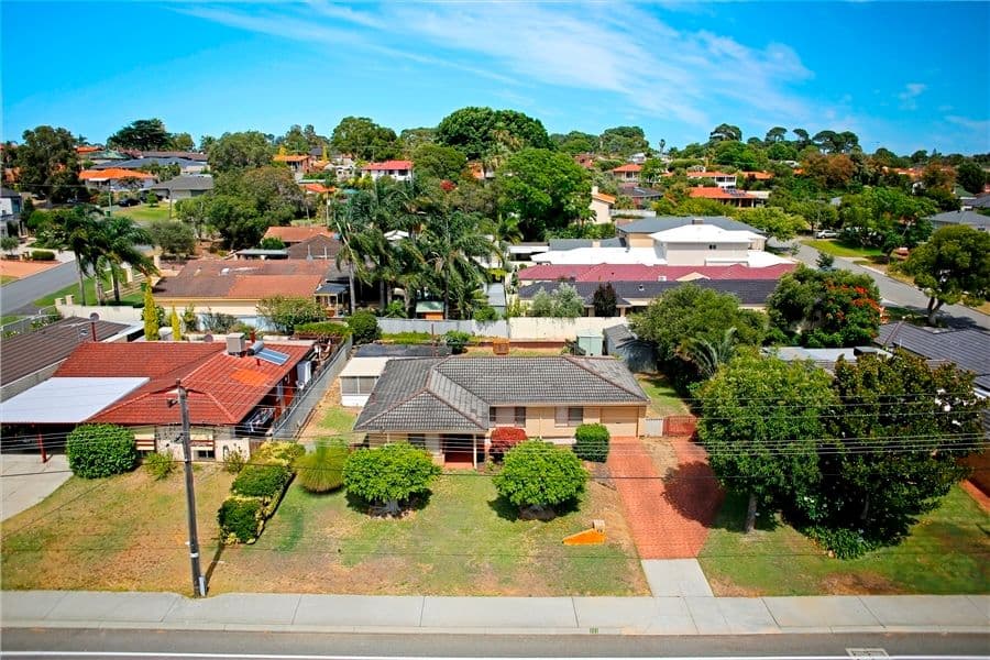 111 Gilbertson Road, Kardinya WA 6163, Kardinya - Thumbnail 2