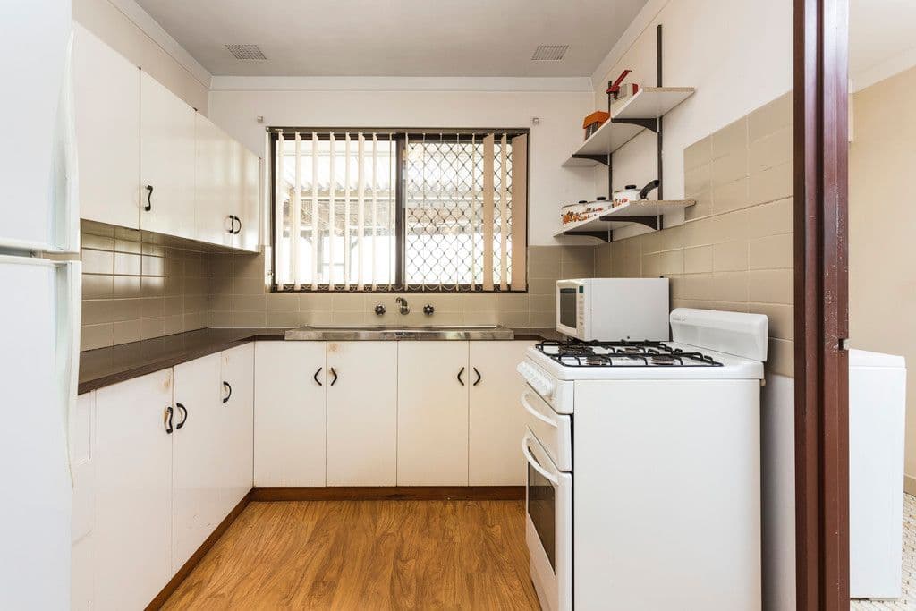 111 Gilbertson Road, Kardinya WA 6163, Kardinya - Thumbnail 7
