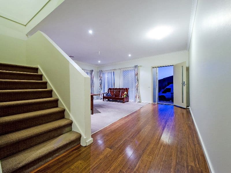 34 Fongeo Drive, POINT COOK VIC 3030, Point Cook - Thumbnail 2