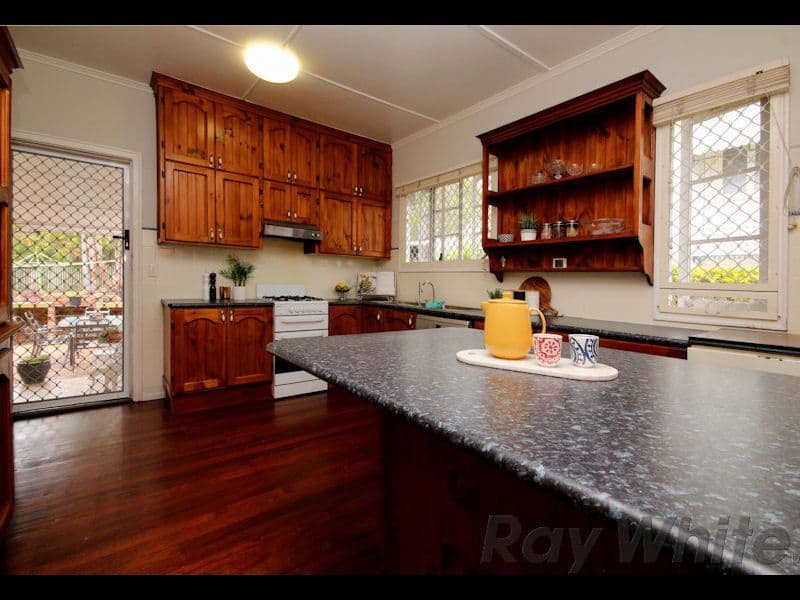 8 McMahon Street, Bundamba QLD 4304, Bundamba - Thumbnail 5
