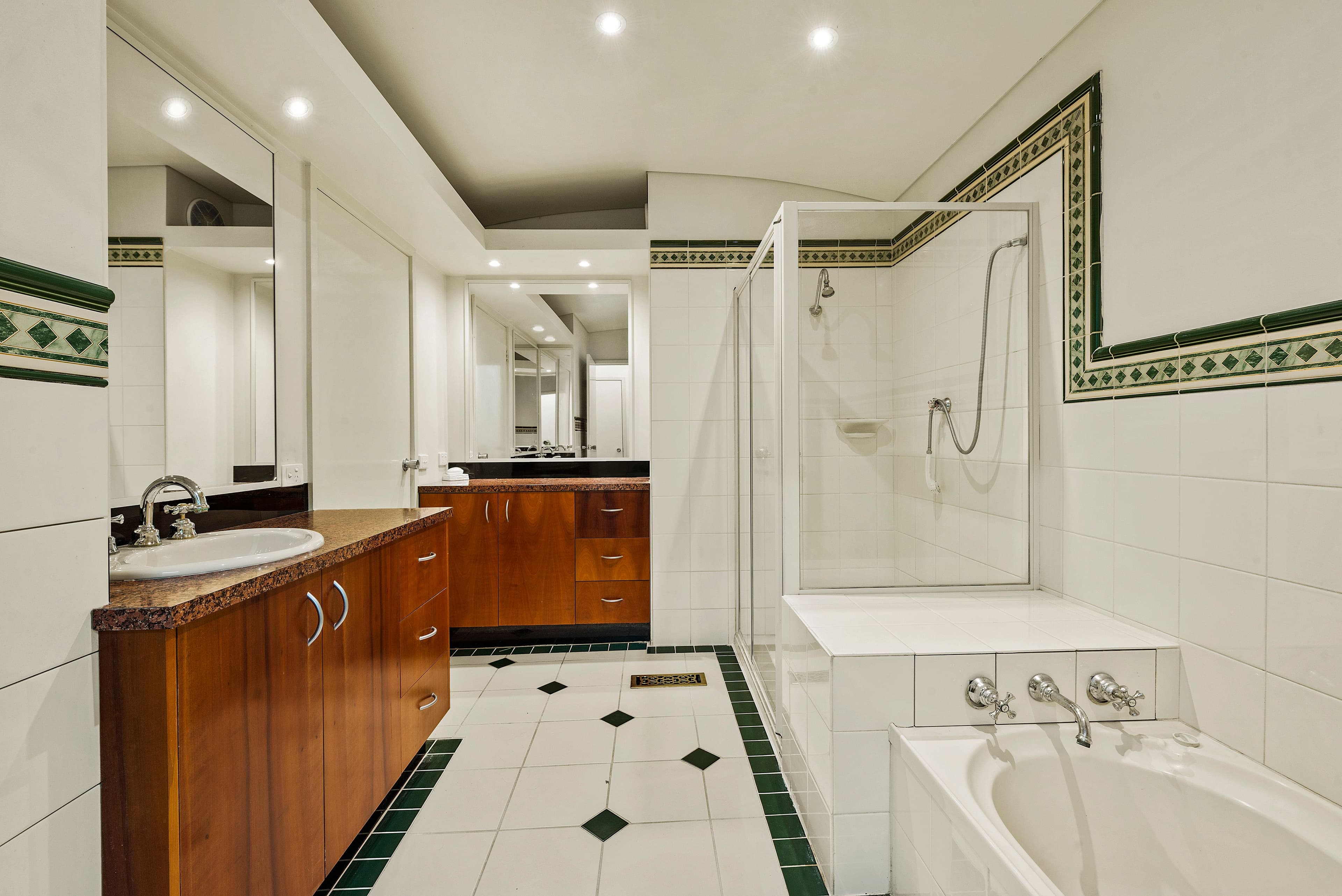 12 Bellara Street, Doncaster VIC 3108, Doncaster - Thumbnail 8
