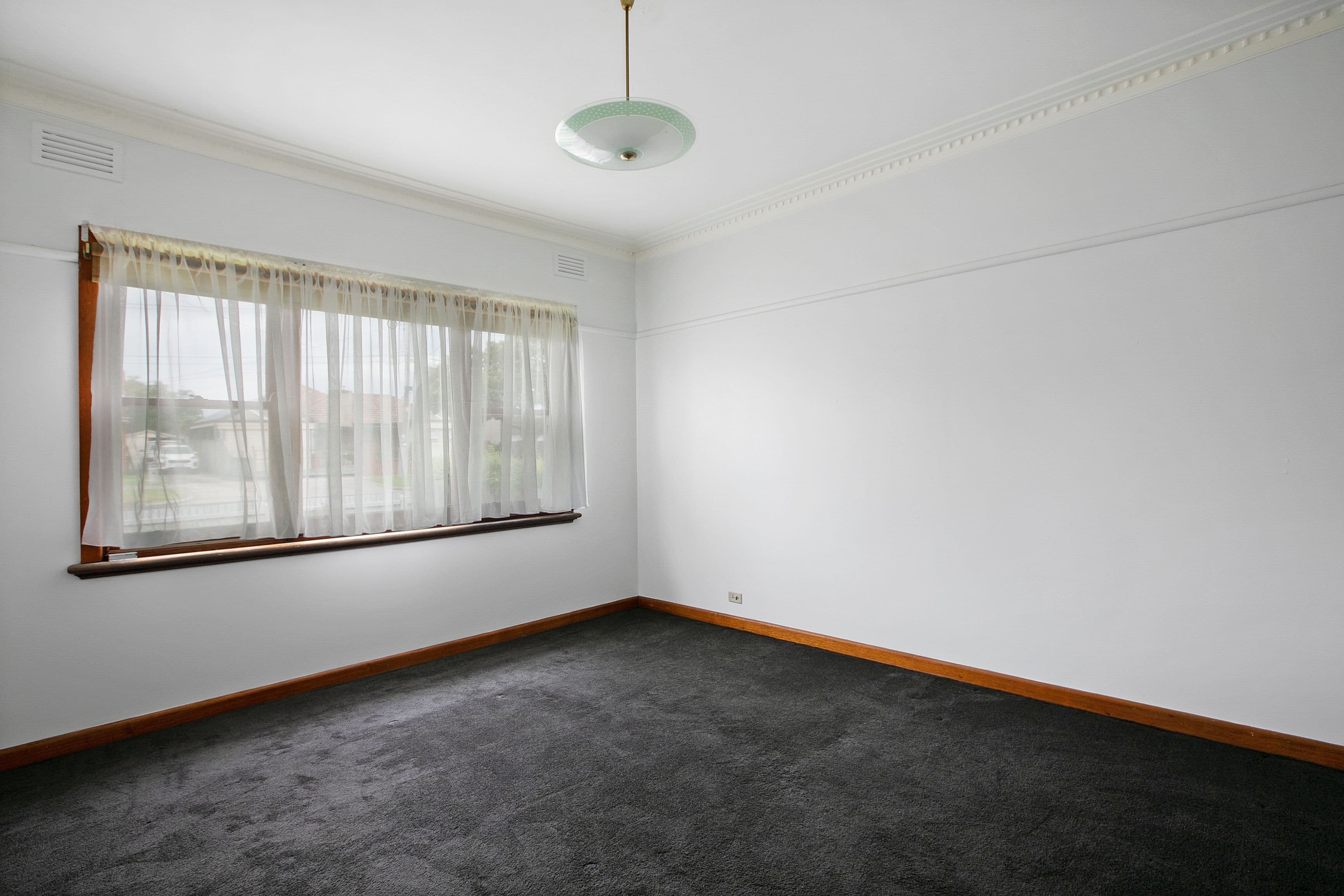 8 Merrilands Road, Reservoir VIC 3073, Reservoir - Thumbnail 5