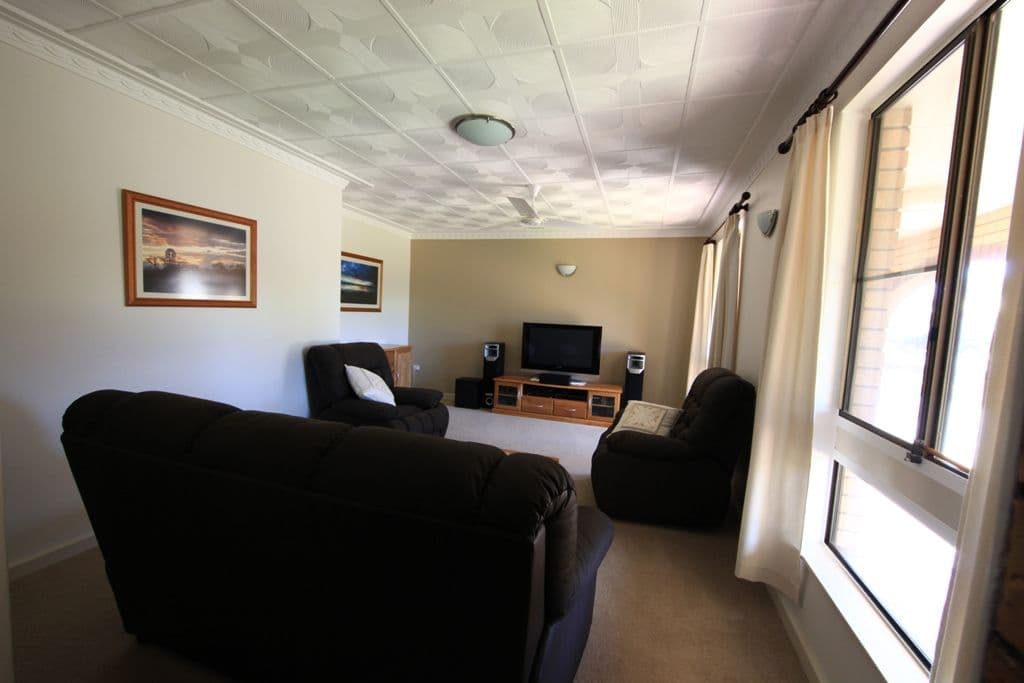 2 Tuckey Court, CARNARVON WA 6701, Carnarvon - Thumbnail 2