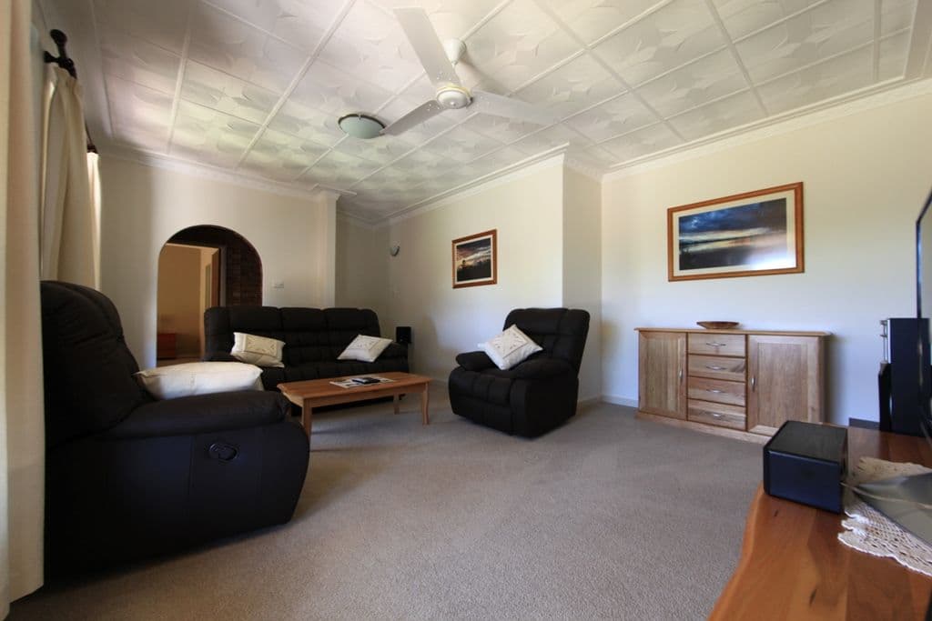 2 Tuckey Court, CARNARVON WA 6701, Carnarvon - Thumbnail 3