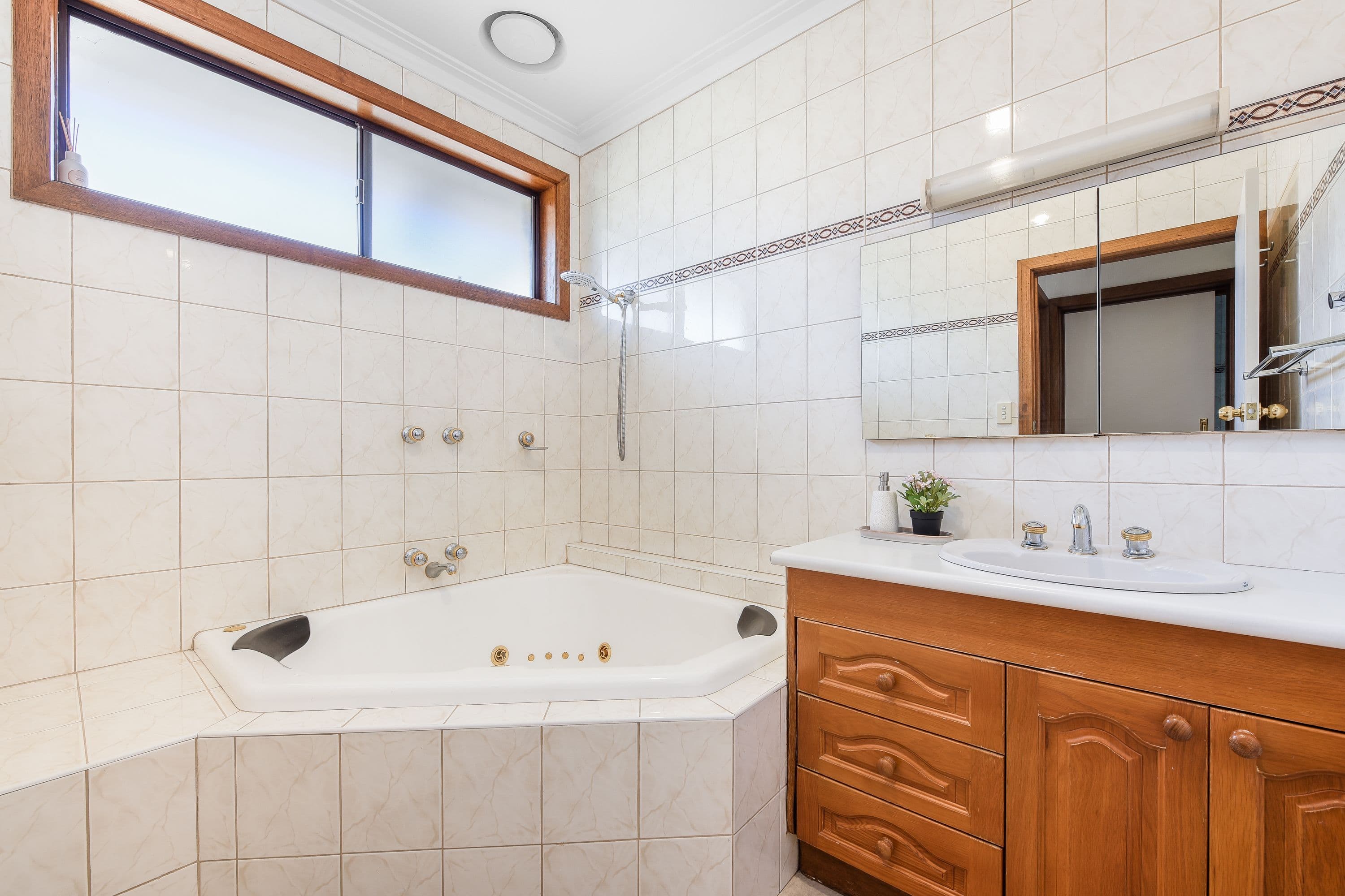 14 Hampshire Road, Doncaster VIC 3108, Doncaster - Thumbnail 8