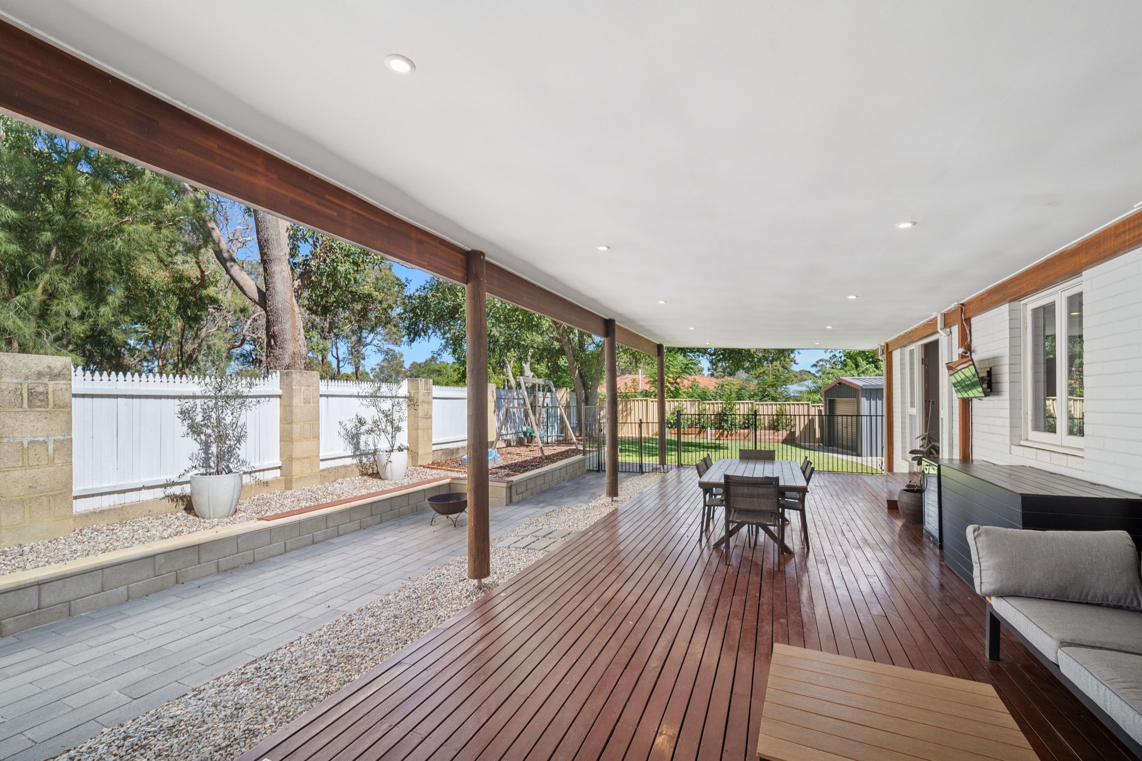 22 Crayden Road, Kalamunda WA 6076, Kalamunda - Thumbnail 2