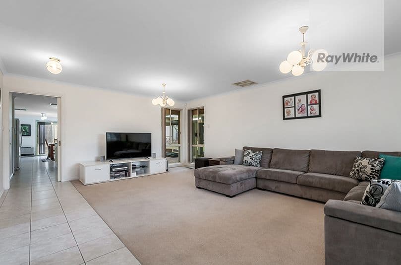 38 Mccabe Drive, Epping VIC 3076, Epping - Thumbnail 2