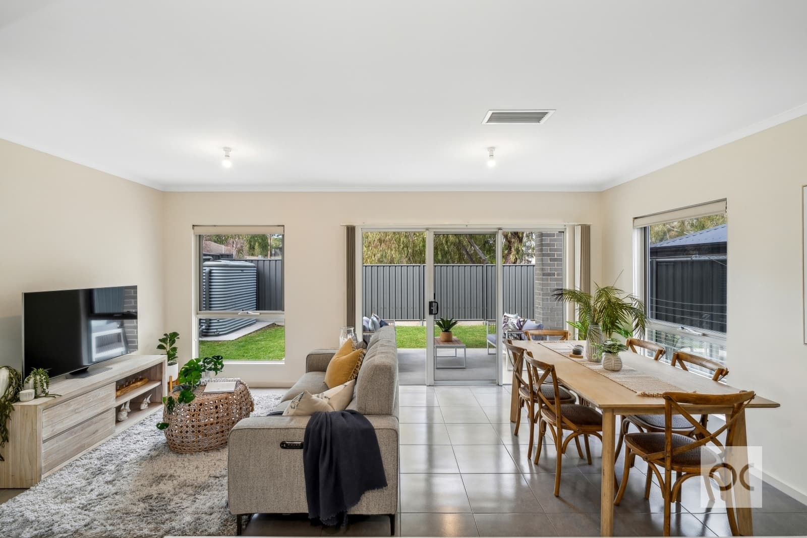 4/1 Merrivale Drive, Happy Valley - Thumbnail 3