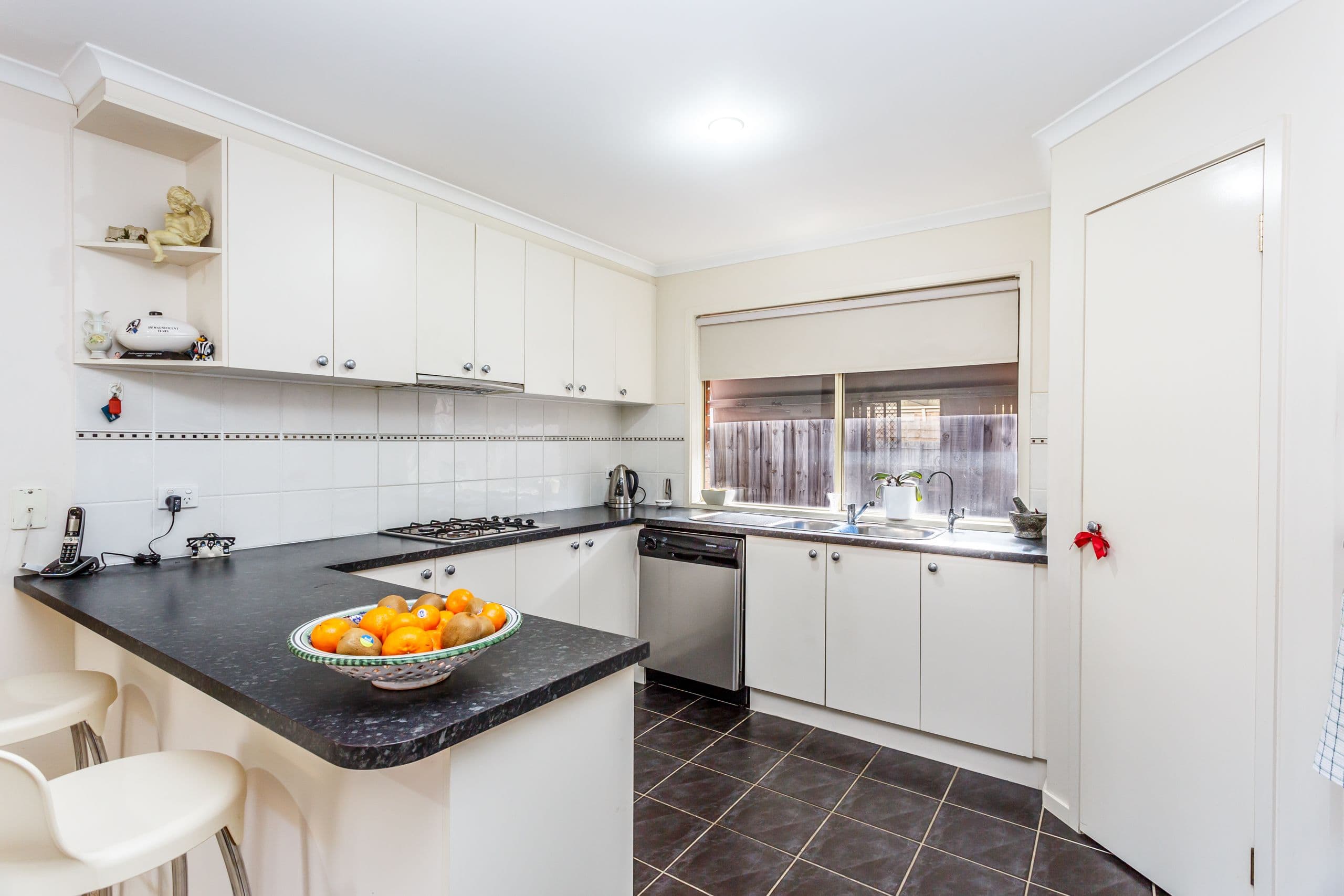 13 Bordeaux Drive, Hoppers Crossing VIC 3029, Hoppers Crossing - Thumbnail 4