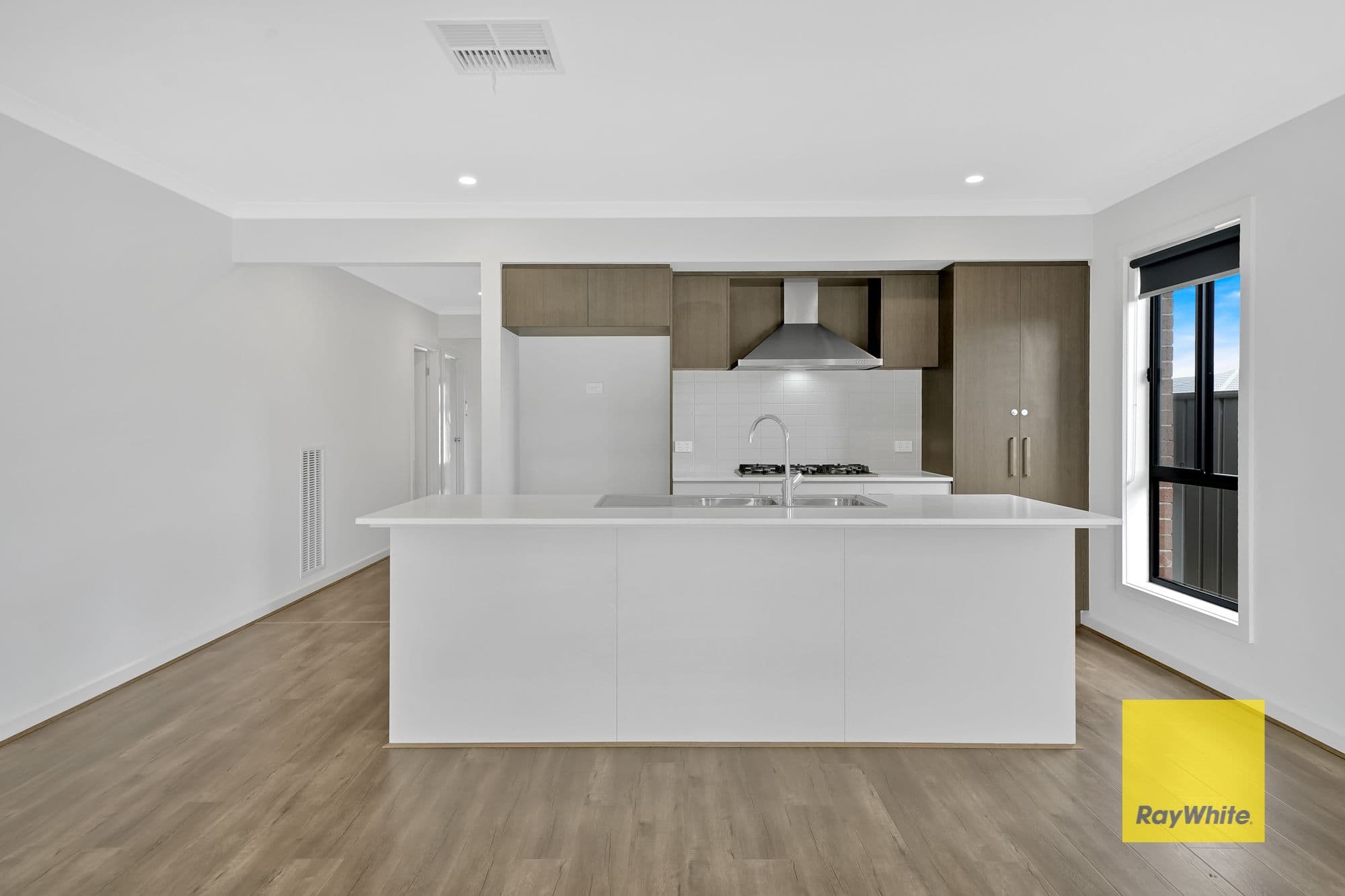 16 Hansel Drive, Werribee VIC 3030, Werribee - Thumbnail 6