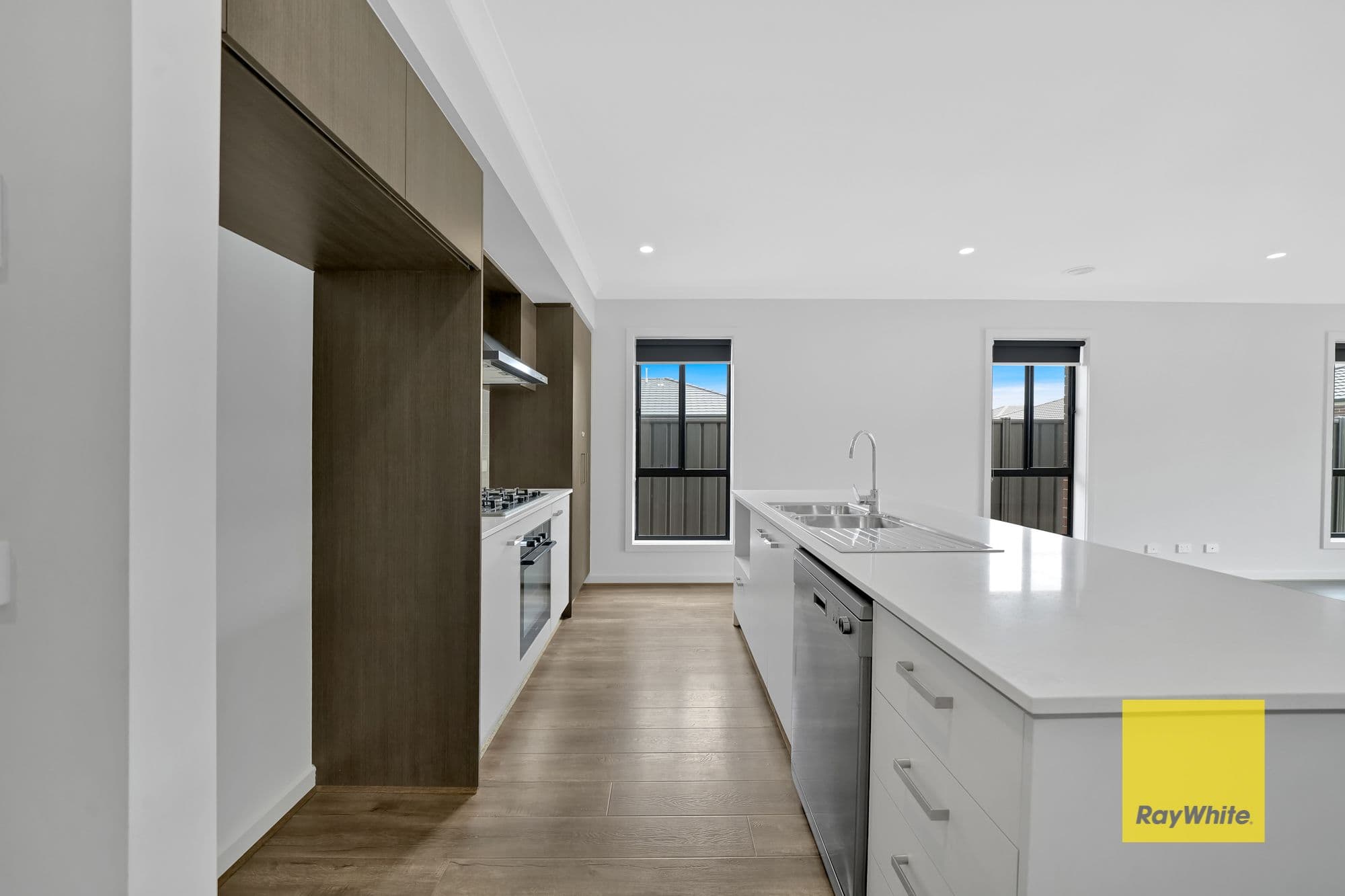 16 Hansel Drive, Werribee VIC 3030, Werribee - Thumbnail 7