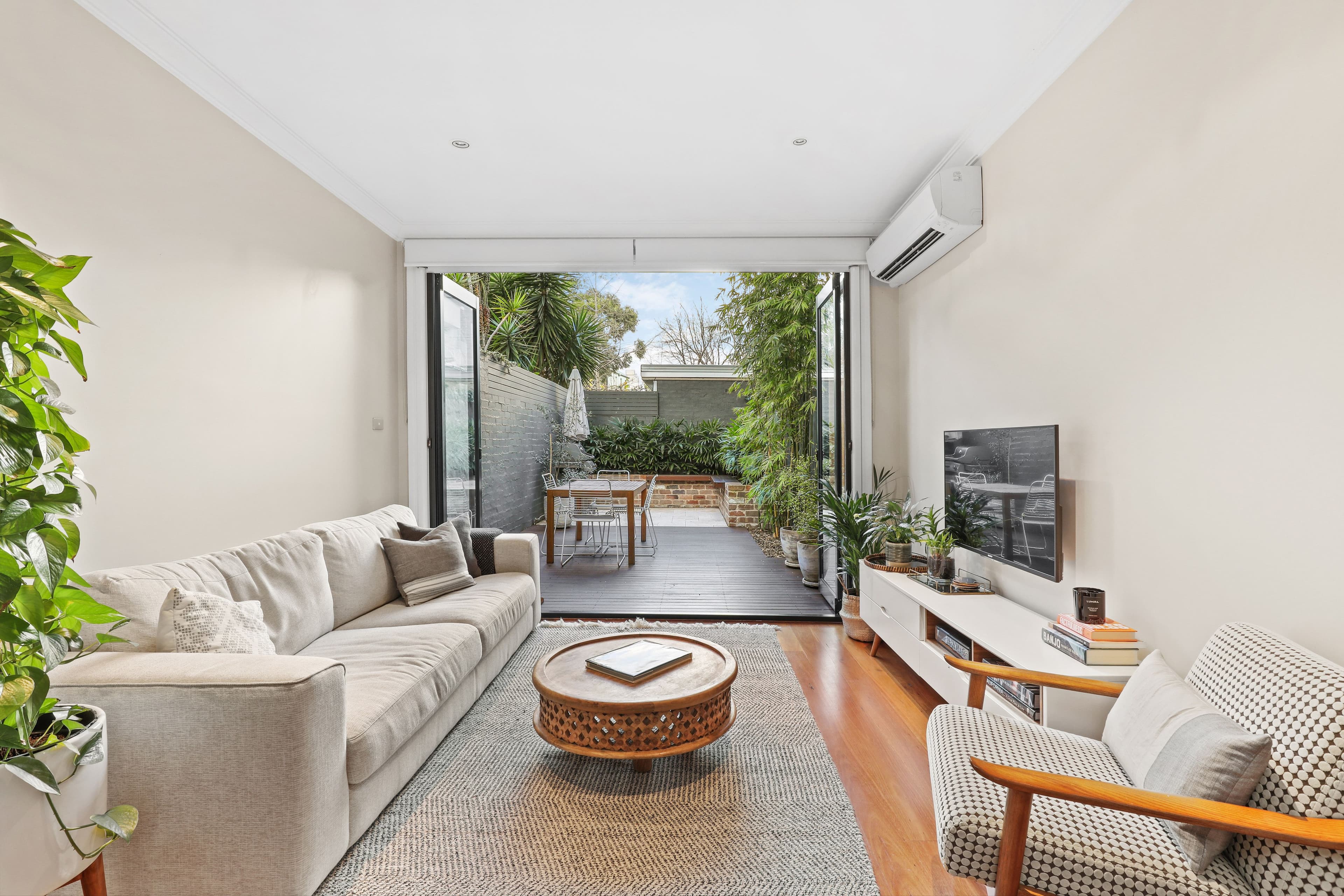 34 Alexander Street, Alexandria - Thumbnail 3