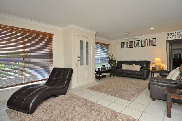 31 Guthrie Parade, CARRARA QLD 4211, Carrara - Thumbnail 3