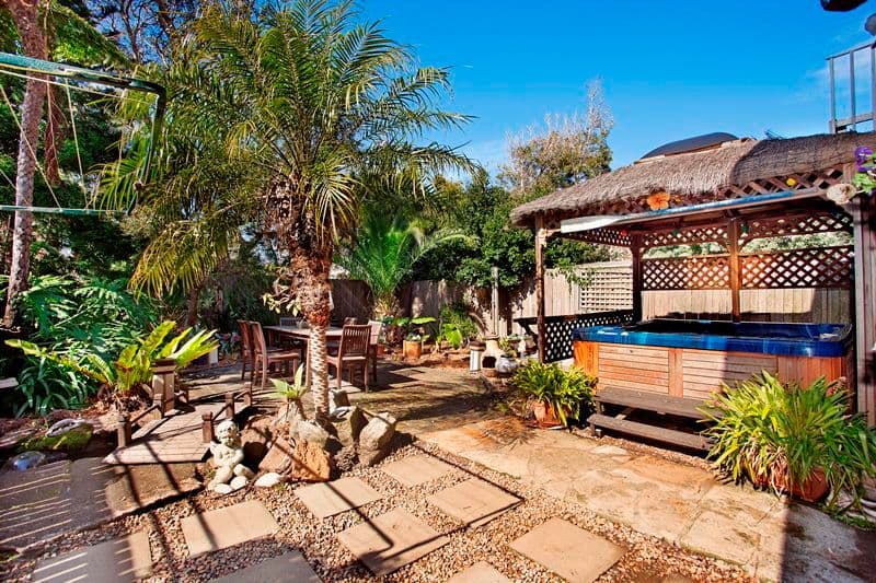 21 Griffin Road, NORTH CURL CURL NSW 2099, North Curl Curl - Thumbnail 2