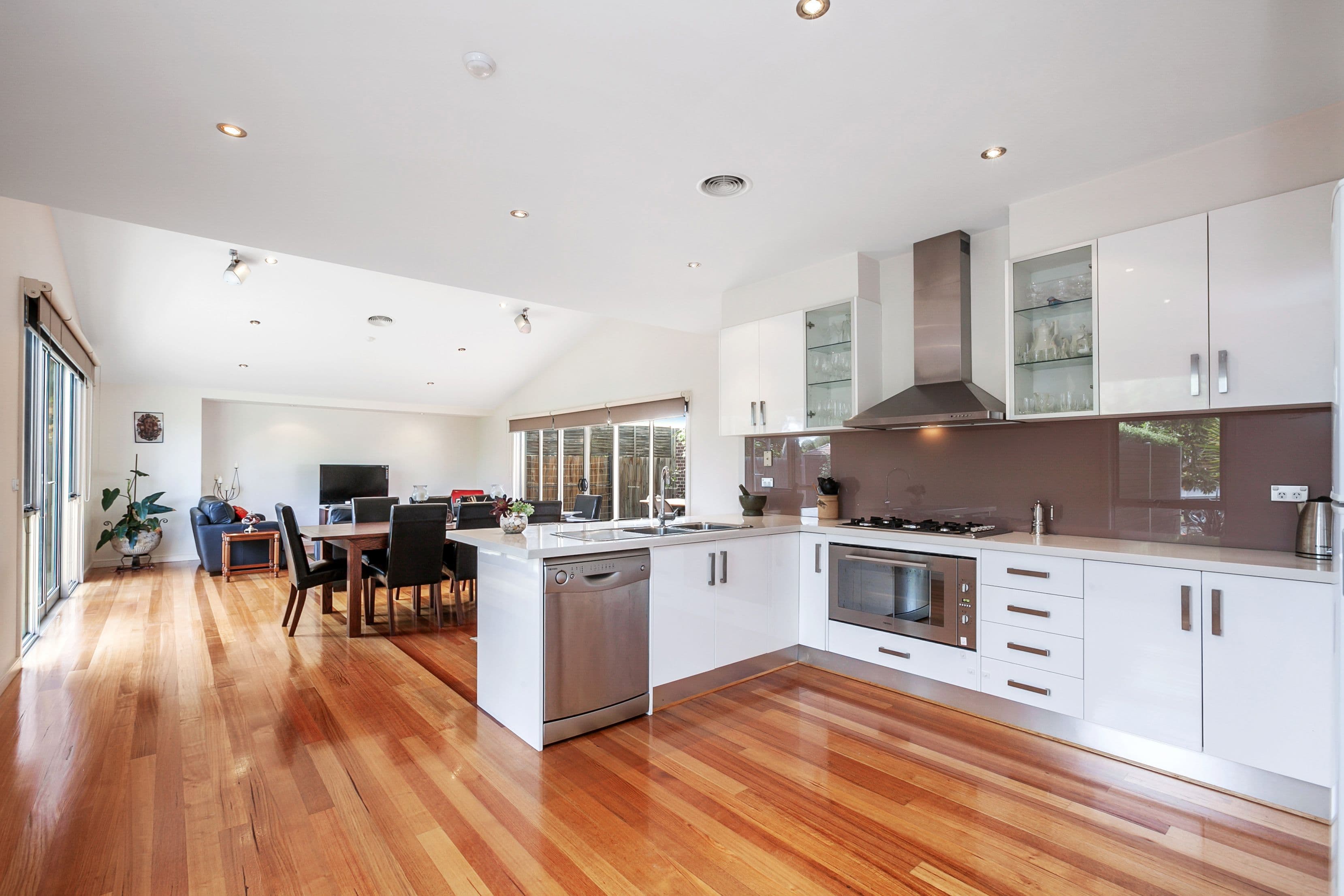 34 Barry Street, Reservoir VIC 3073, Reservoir - Thumbnail 2