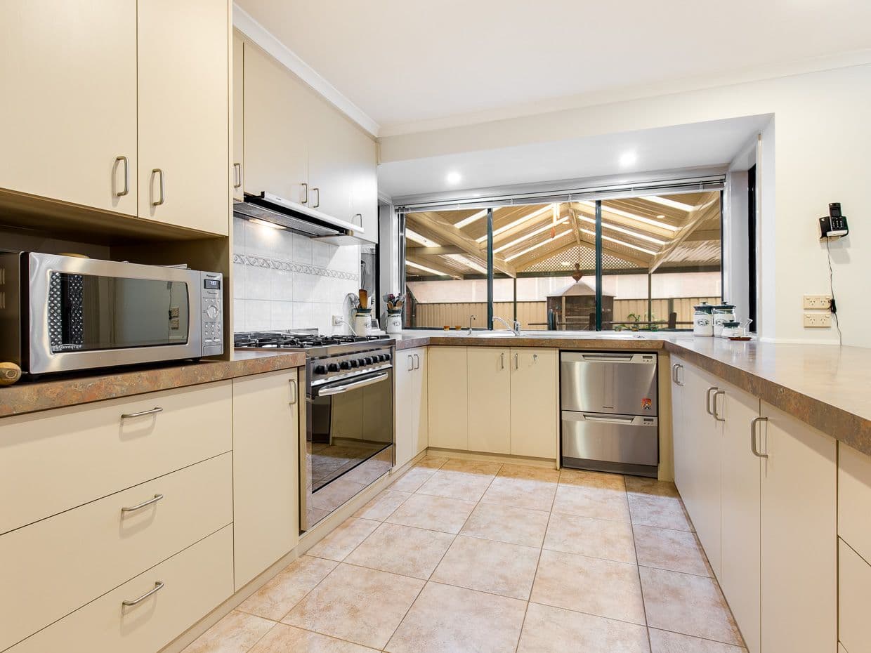 5 Woodside Court, Werribee VIC 3030, Werribee - Thumbnail 4
