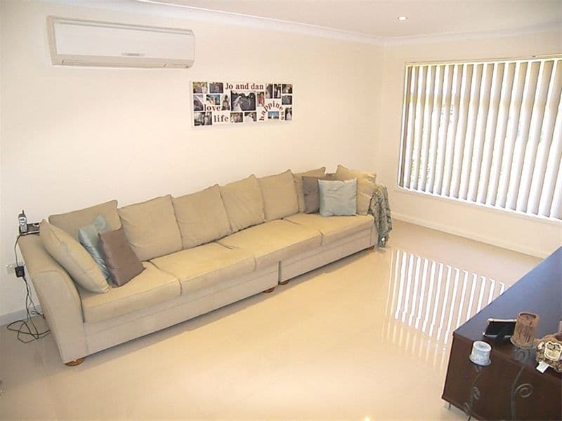 16 Dimond Avenue, KANAHOOKA NSW 2530, Kanahooka - Thumbnail 2