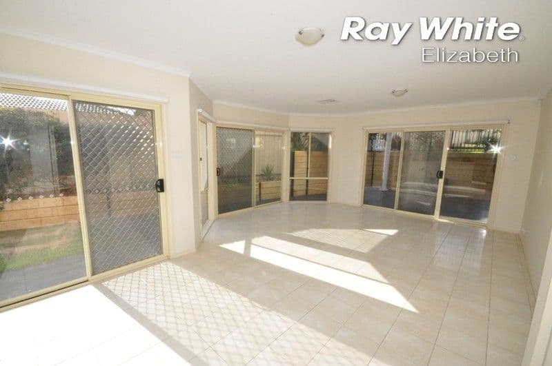 6 Windsor Court, CRAIGMORE SA 5114, Craigmore - Thumbnail 4
