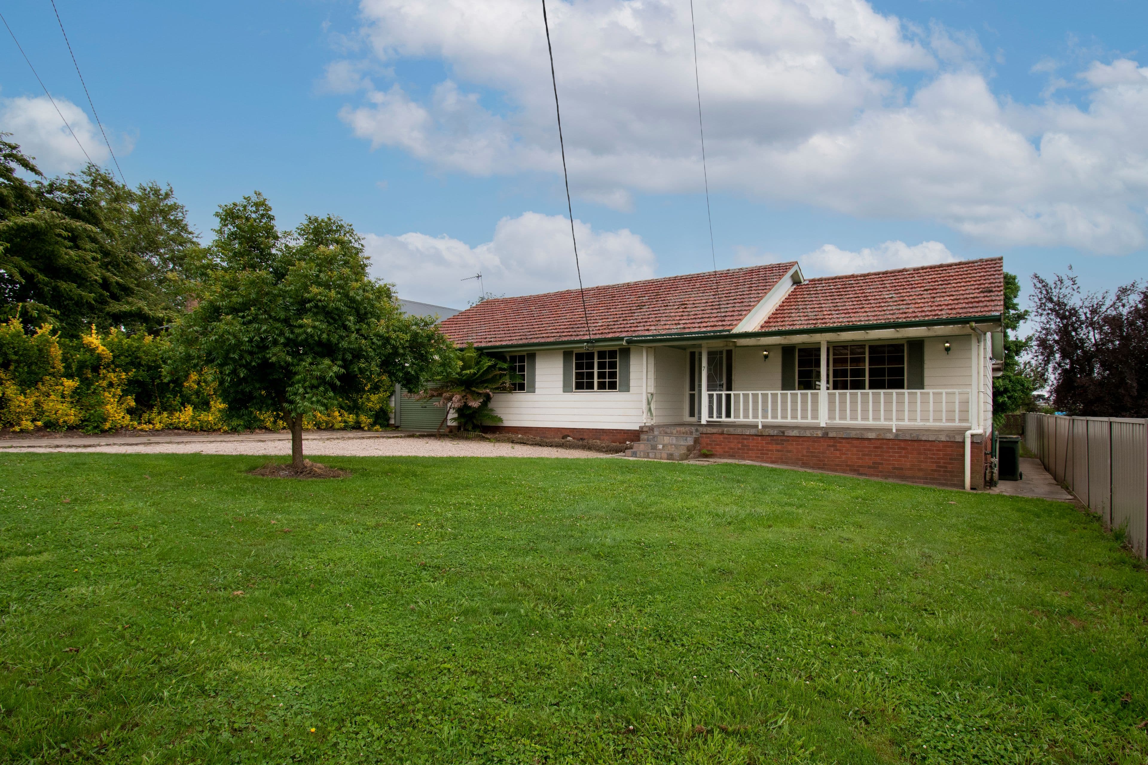 7 Carrington Avenue, Oberon NSW 2787, Oberon - Thumbnail 2