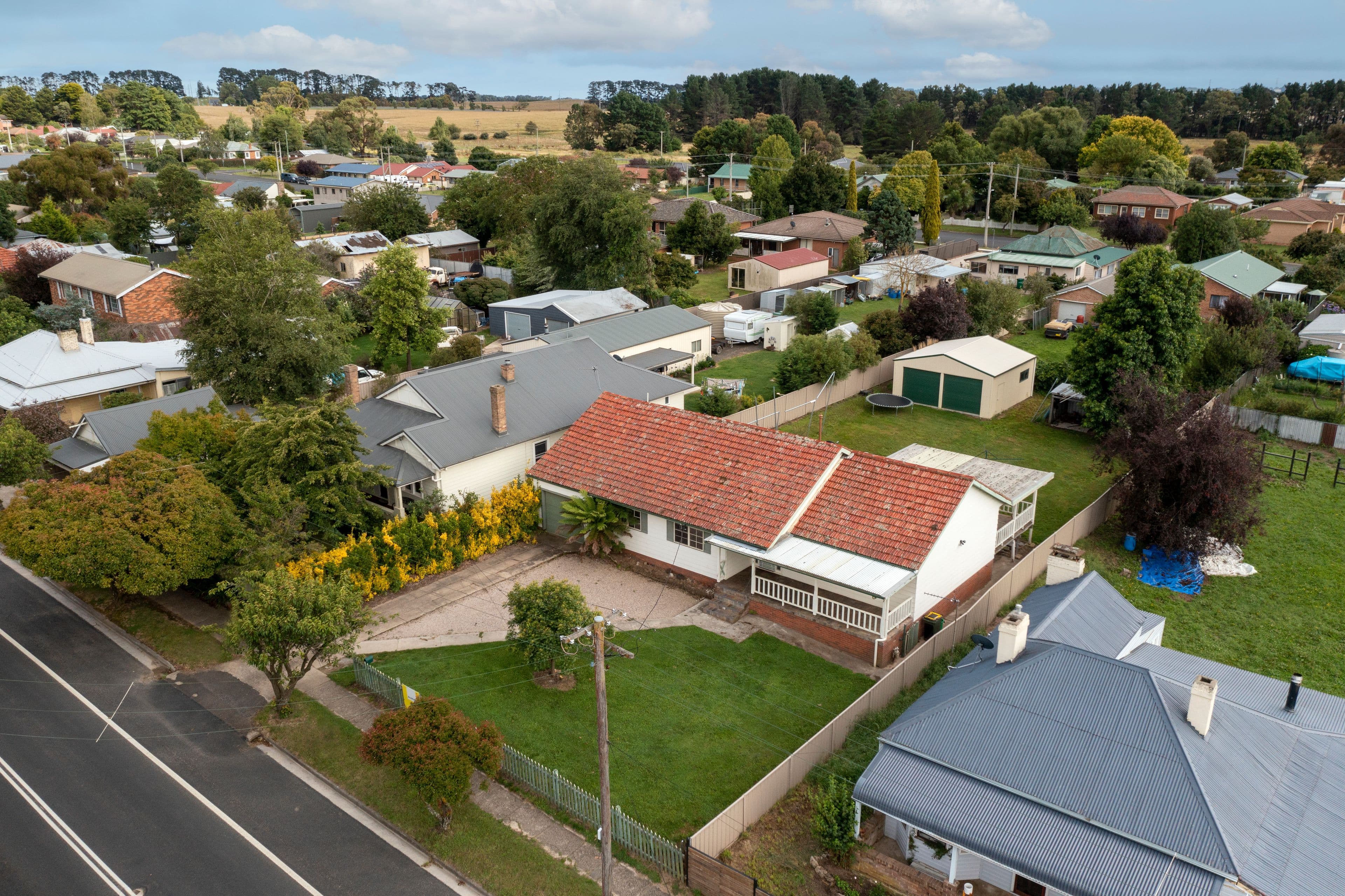 7 Carrington Avenue, Oberon NSW 2787, Oberon - Thumbnail 3