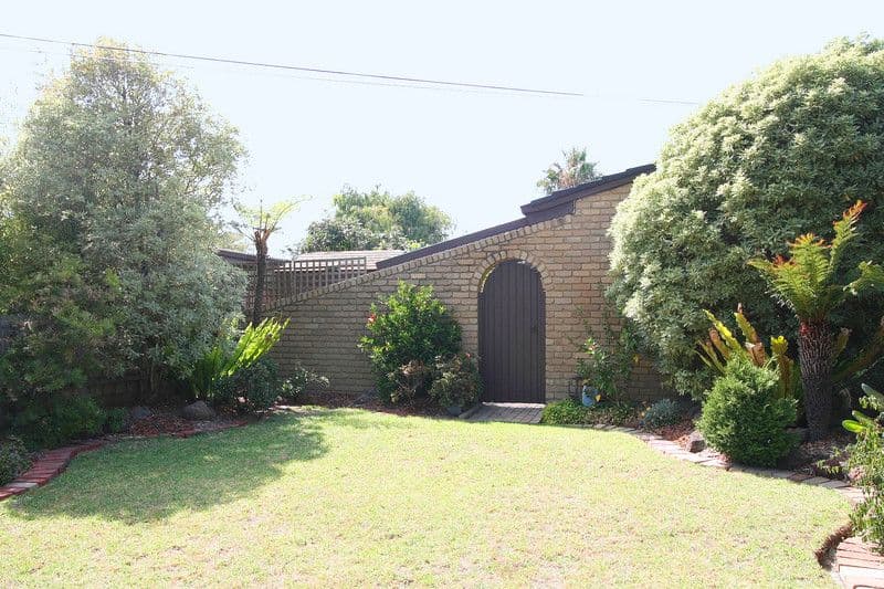 9  St. Cuthberts Avenue, DINGLEY VILLAGE VIC 3172, Dingley Village - Thumbnail 2