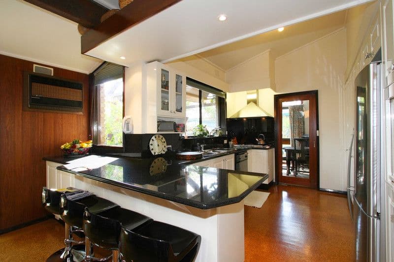 9  St. Cuthberts Avenue, DINGLEY VILLAGE VIC 3172, Dingley Village - Thumbnail 6