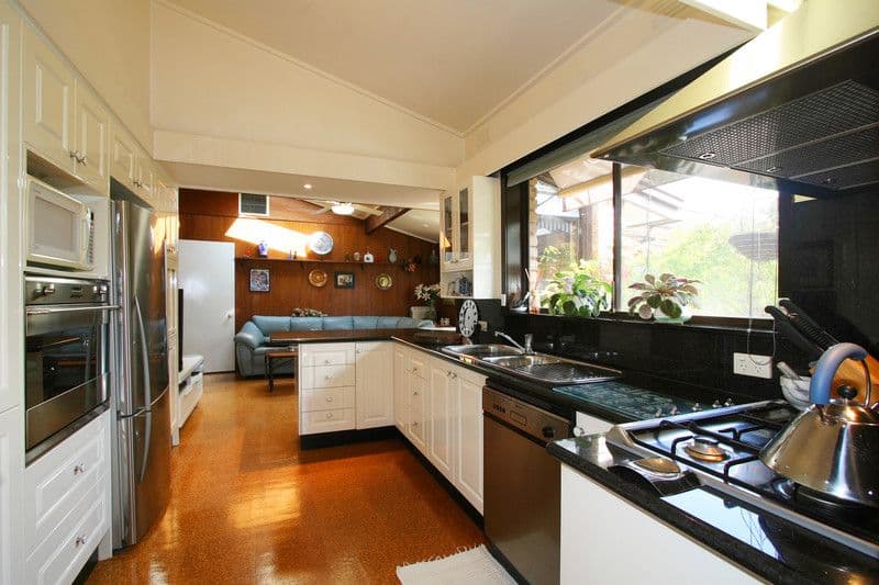 9  St. Cuthberts Avenue, DINGLEY VILLAGE VIC 3172, Dingley Village - Thumbnail 7