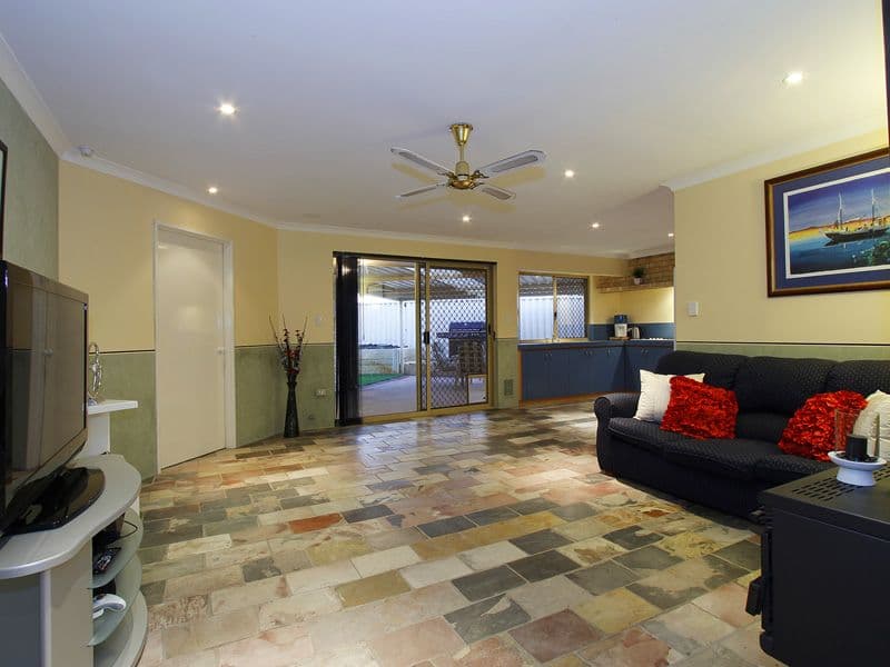 82  Hamelin Drive, BALLAJURA WA 6066, Ballajura - Thumbnail 4