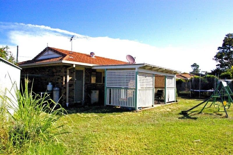 20 Surrey Court, DECEPTION BAY QLD 4508, Deception Bay - Thumbnail 2