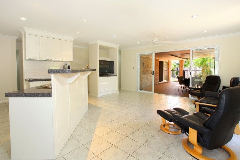 121 Port Jackson Boulevard, Clear Island Waters QLD 4226, Clear Island Waters - Thumbnail 5