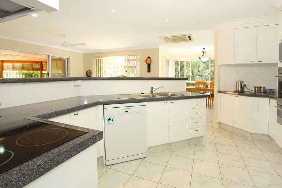 121 Port Jackson Boulevard, Clear Island Waters QLD 4226, Clear Island Waters - Thumbnail 6