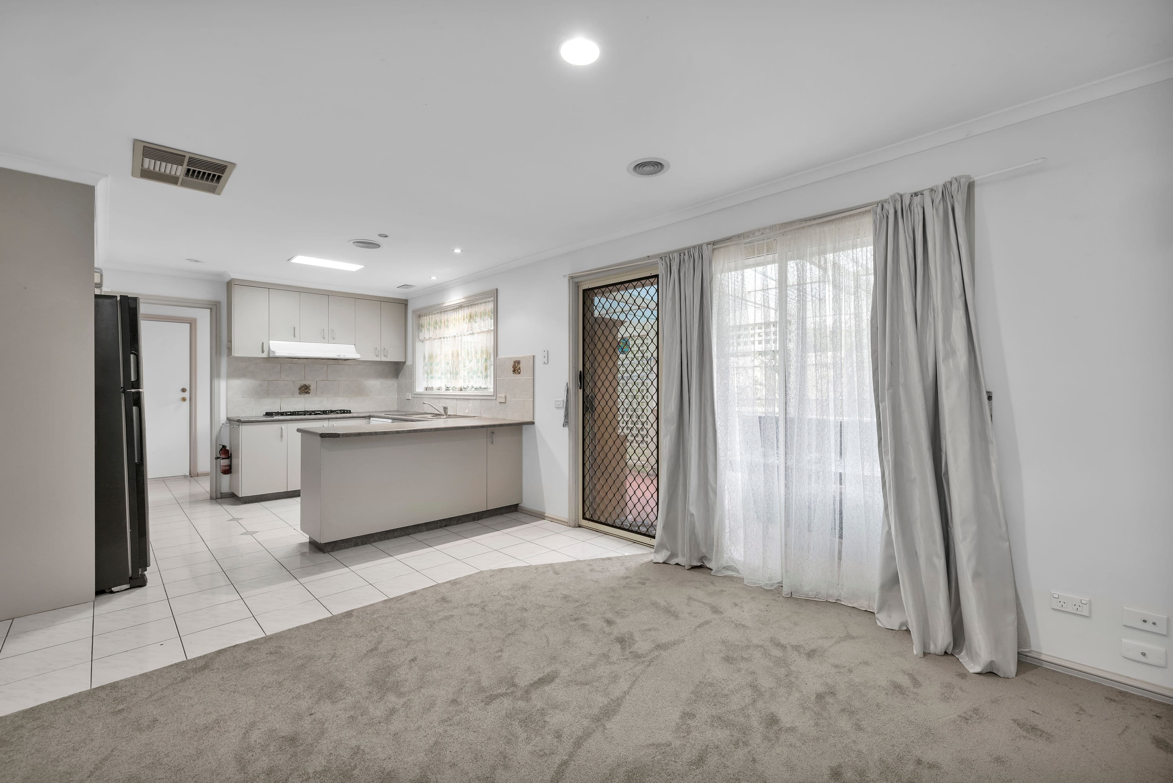 24 Thomas Place, Pakenham VIC 3810, Pakenham - Thumbnail 3