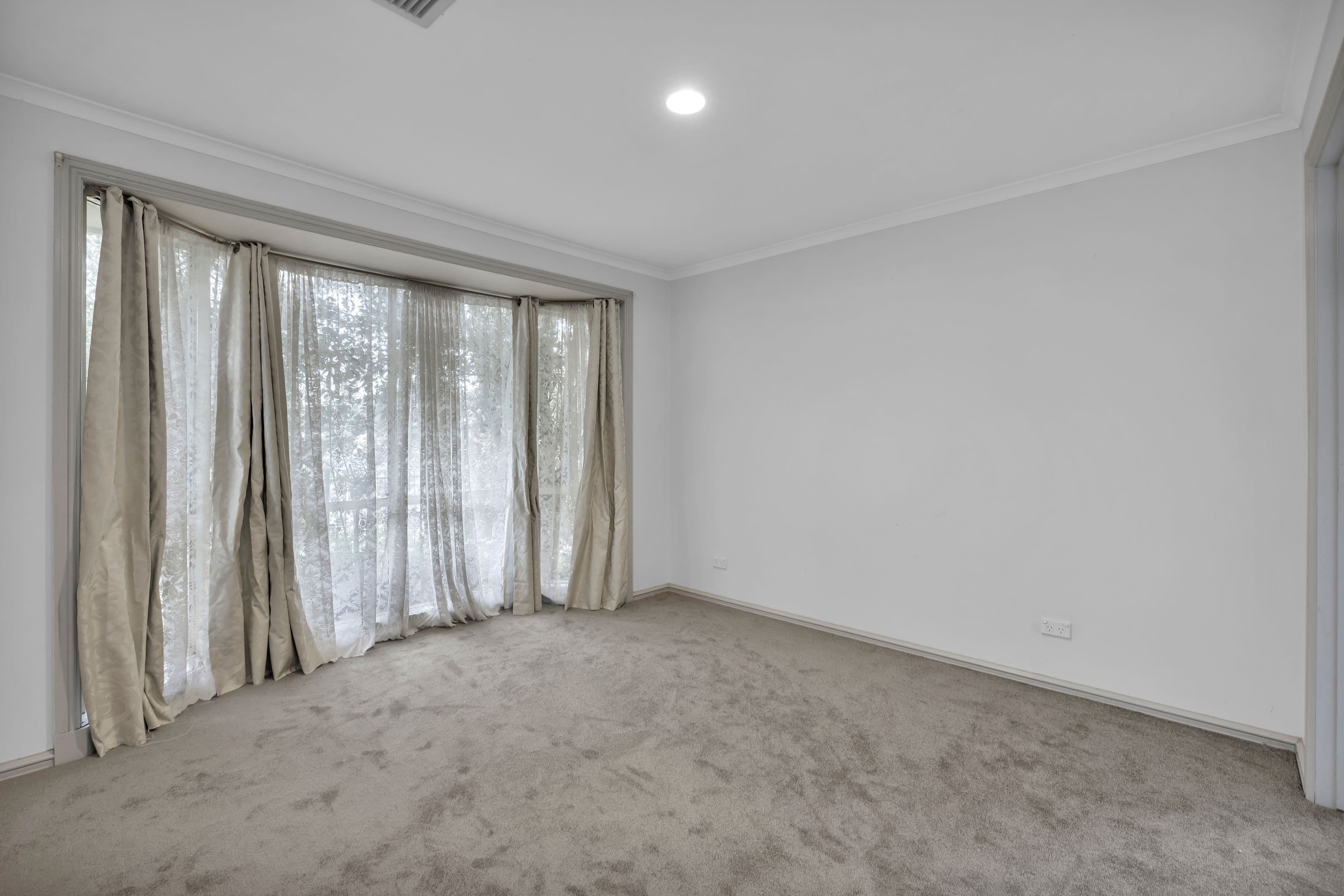 24 Thomas Place, Pakenham VIC 3810, Pakenham - Thumbnail 4