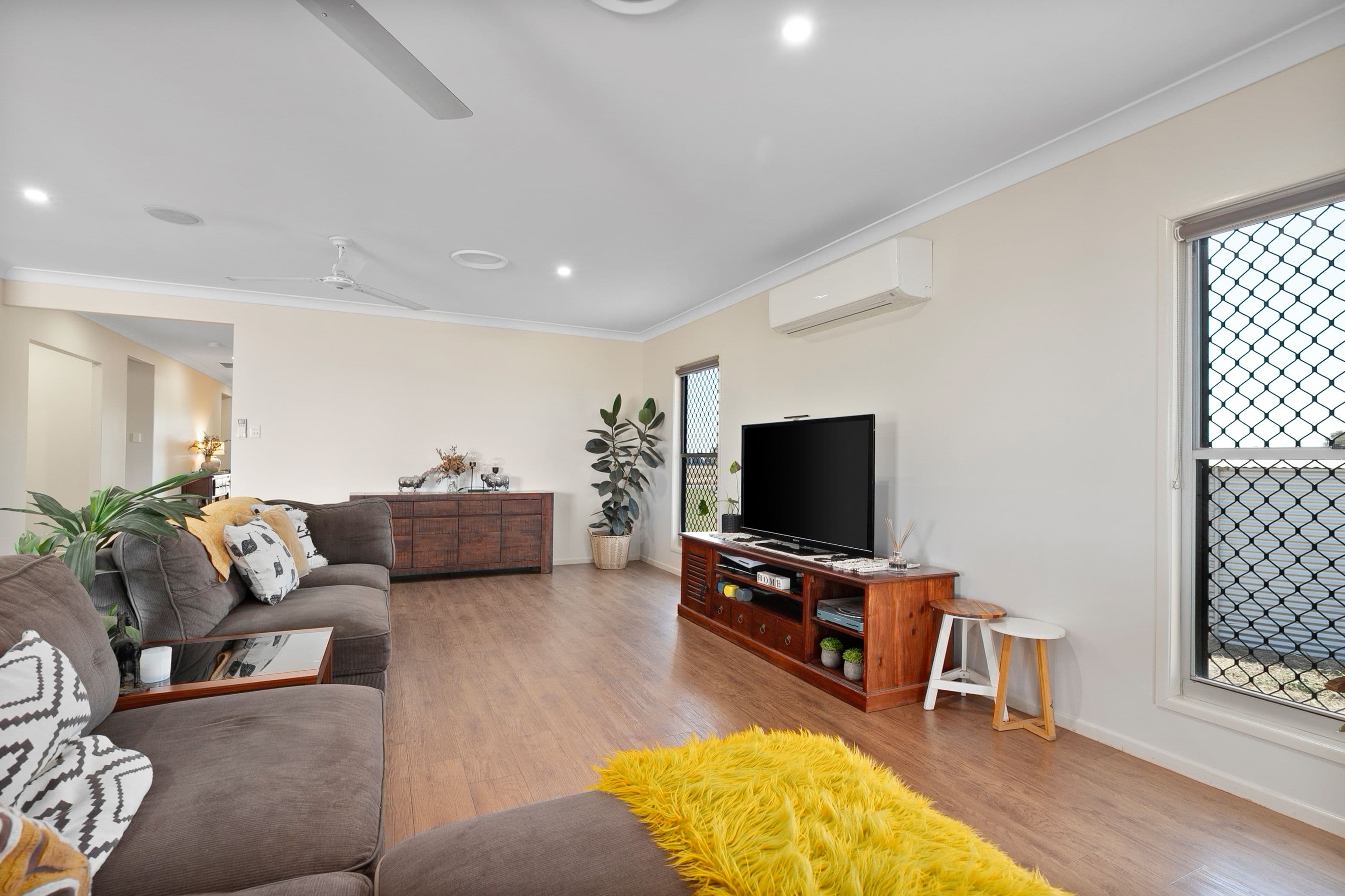 72 Glengallan Road, Emerald QLD 4720, Emerald - Thumbnail 8