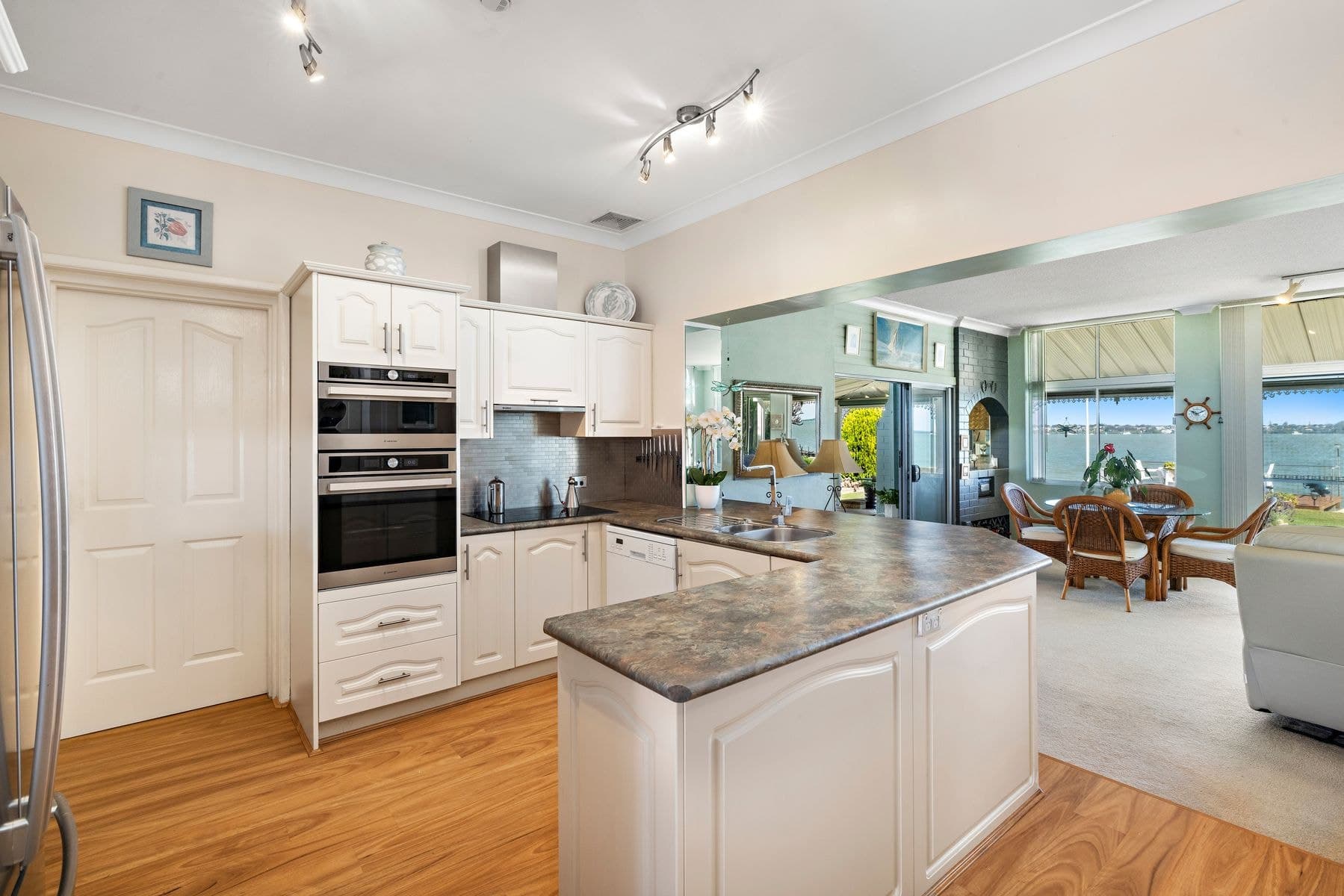 212 Shore Street North, Cleveland QLD 4163, Cleveland - Thumbnail 7