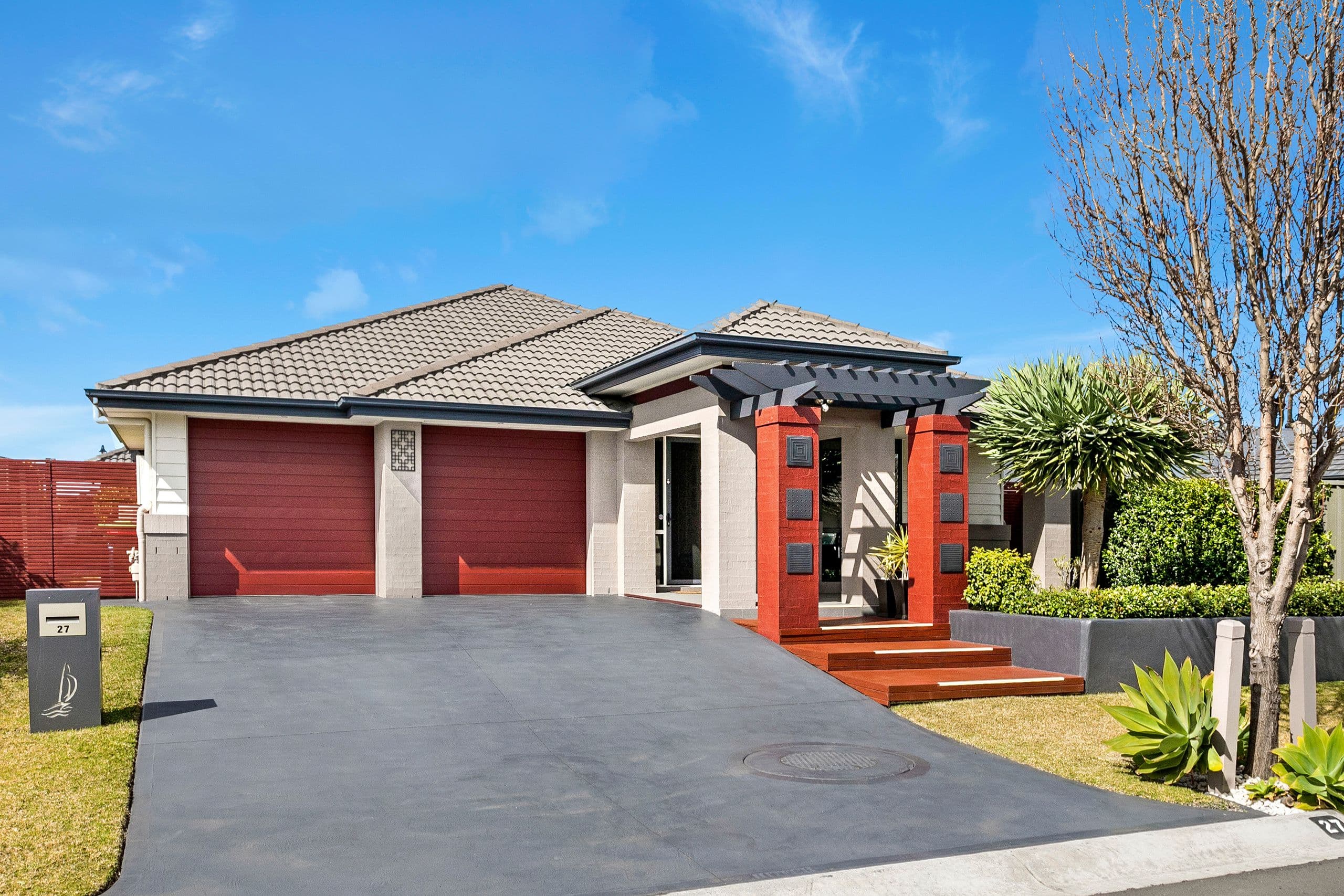 27 Athanlin Avenue, Haywards Bay - Image 1