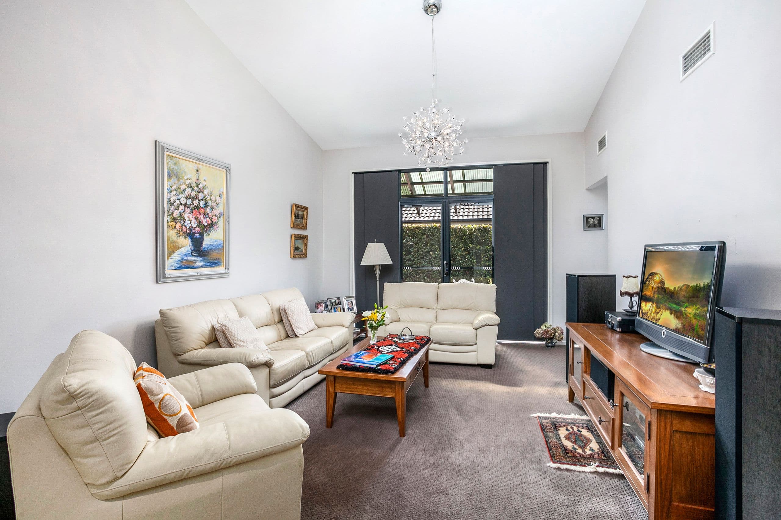 27 Athanlin Avenue, Haywards Bay - Thumbnail 8