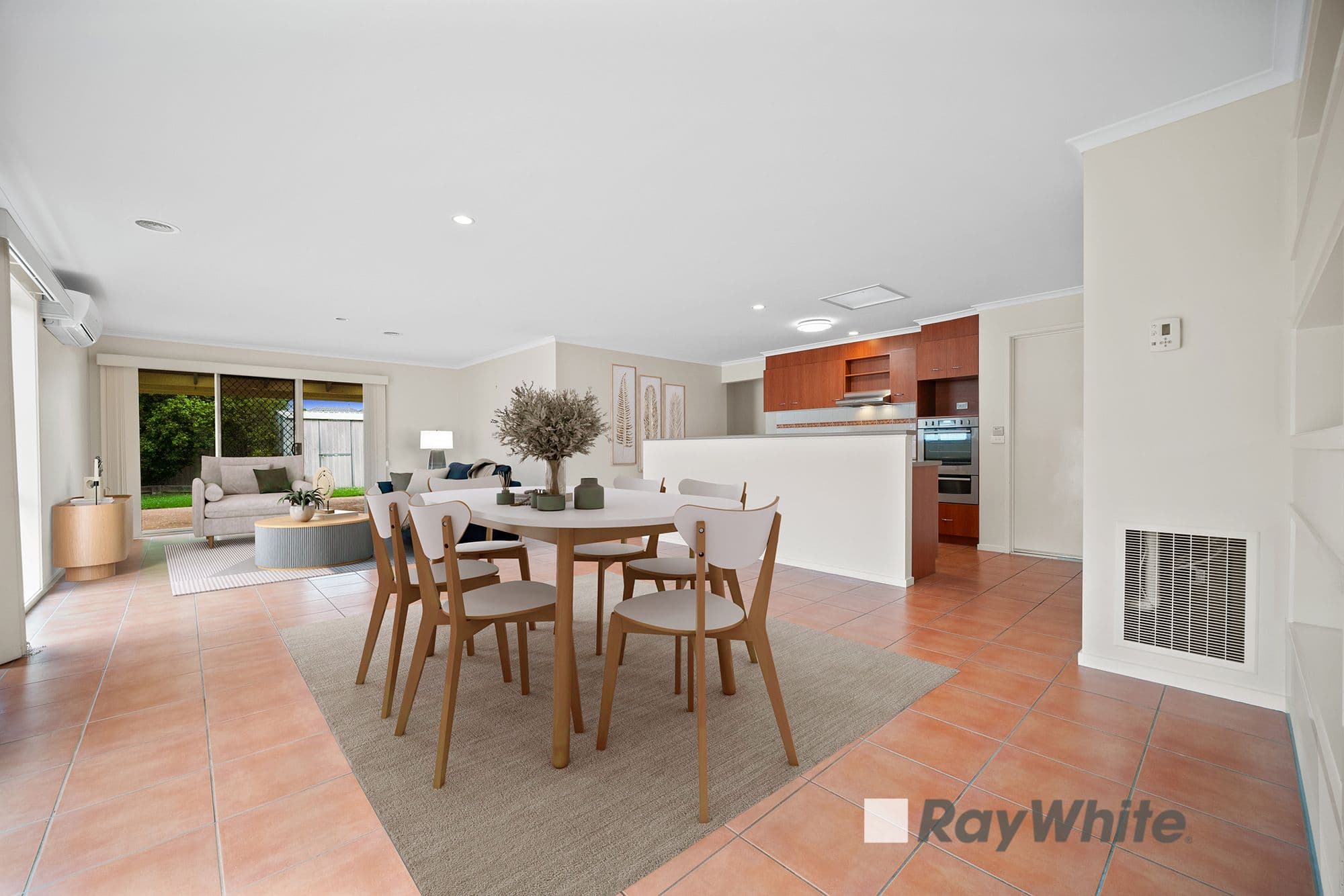 36 Scotsdale Drive, Cranbourne East VIC 3977, Cranbourne East - Thumbnail 4