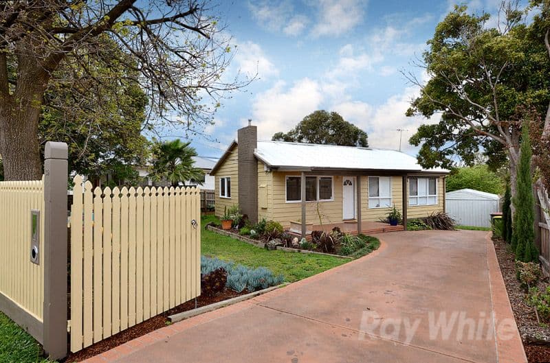 39 Silverton Drive, FERNTREE GULLY VIC 3156, Ferntree Gully - Image 1