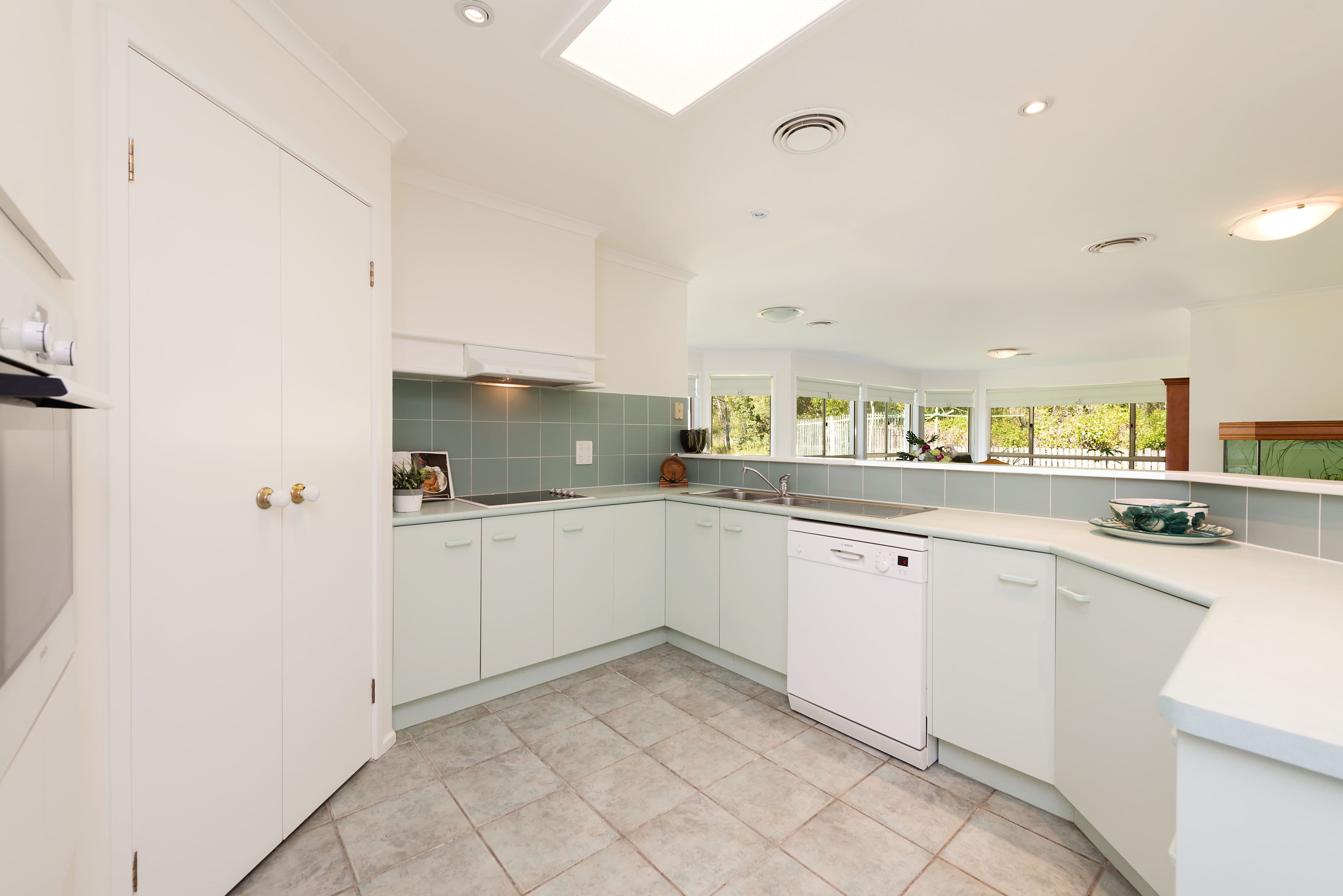 8 Glenferrie Place, The Gap QLD 4061, The Gap - Thumbnail 6