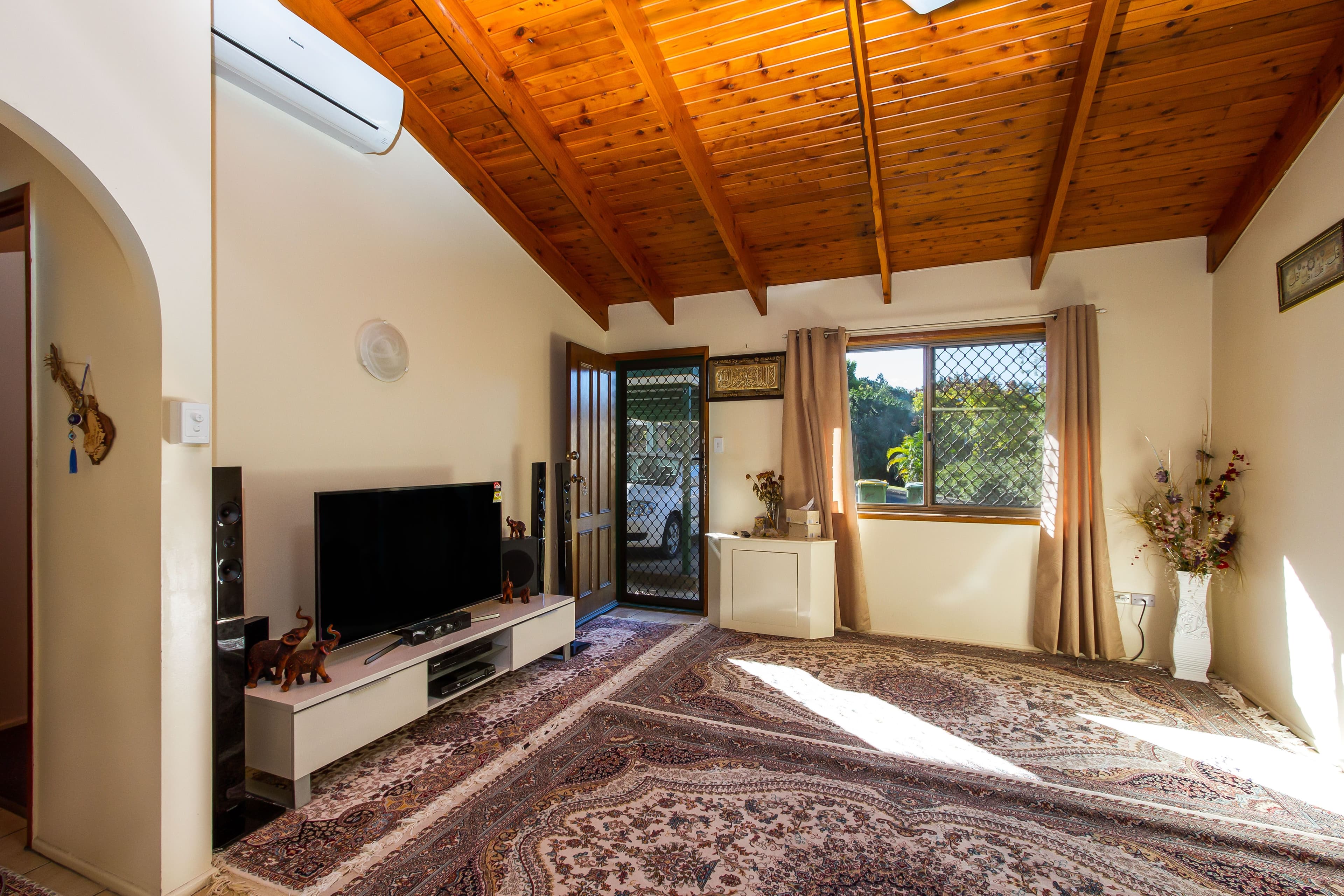 16 Forest Street, Woodridge QLD 4114, Woodridge - Thumbnail 2