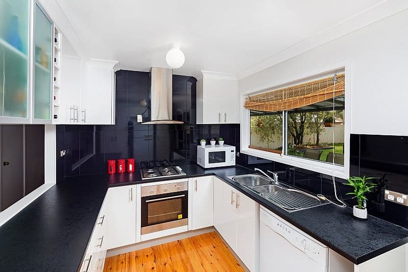 5 Lucas Crescent, BERKELEY VALE NSW 2261, Berkeley Vale - Thumbnail 3
