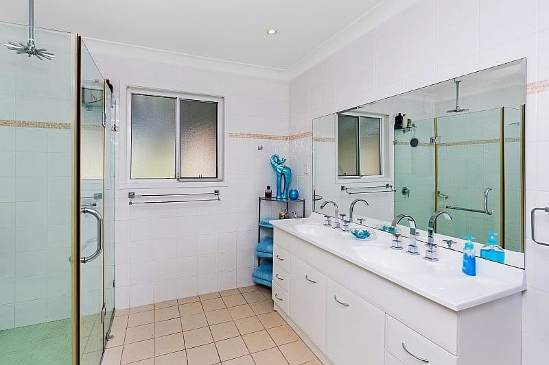 5 Lucas Crescent, BERKELEY VALE NSW 2261, Berkeley Vale - Thumbnail 4