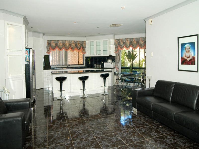 12 Charlotte Road, MILL PARK VIC 3082, Mill Park - Thumbnail 5