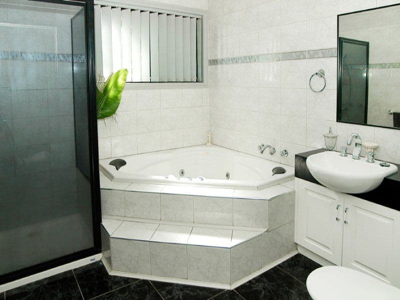 12 Charlotte Road, MILL PARK VIC 3082, Mill Park - Thumbnail 7