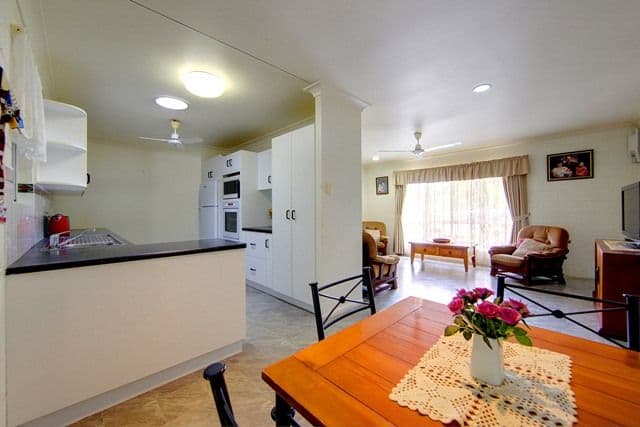 23 Shetland Place, KELSO QLD 4815, Kelso - Thumbnail 3