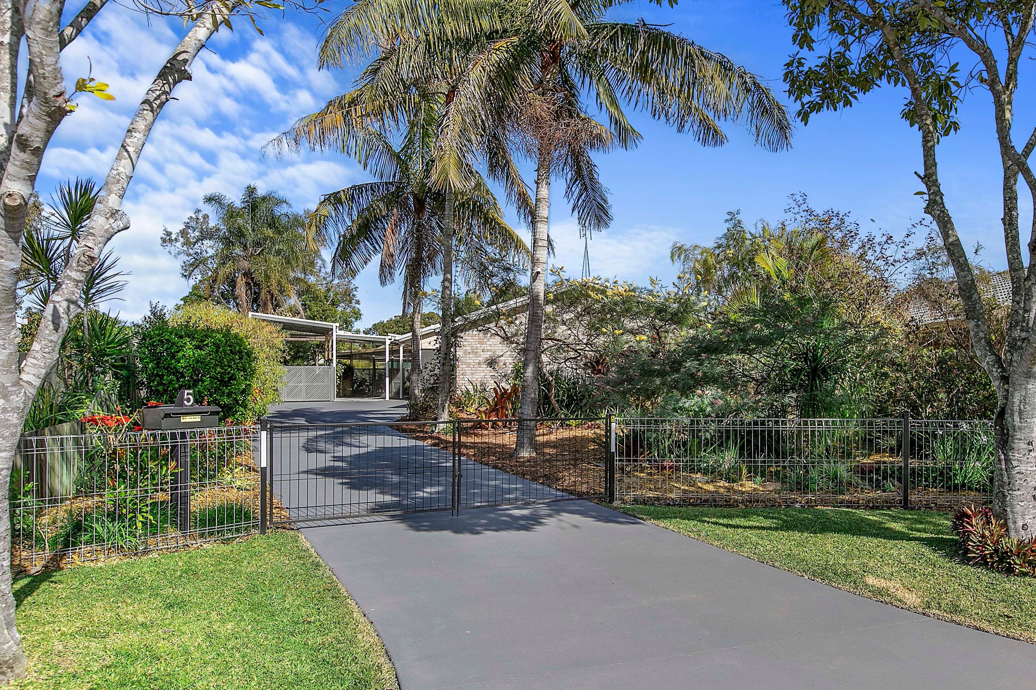 5 Andrea Court, Kawungan QLD 4655, Kawungan - Thumbnail 2