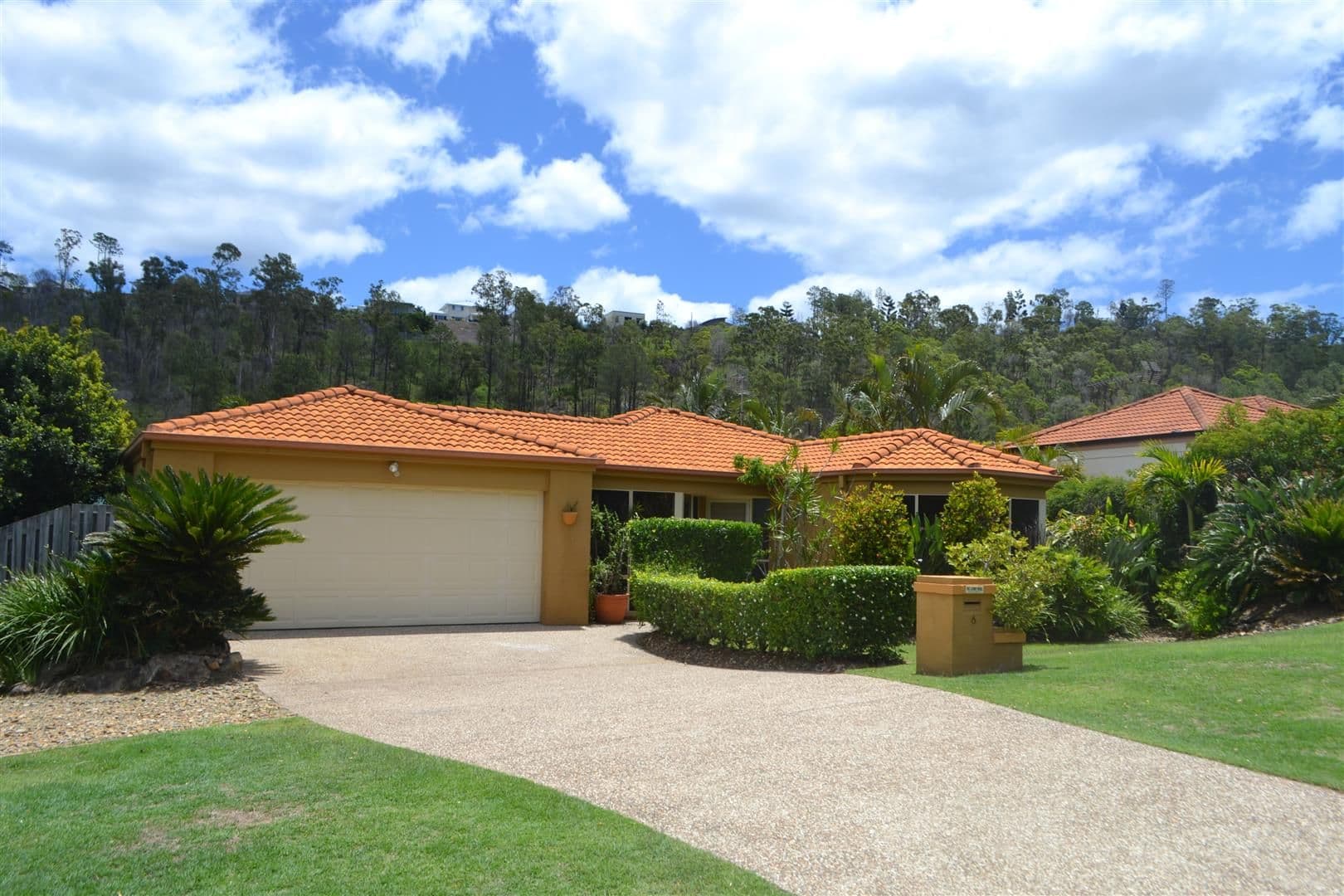 6 Equador Court, PACIFIC PINES QLD 4211, Pacific Pines - Thumbnail 2