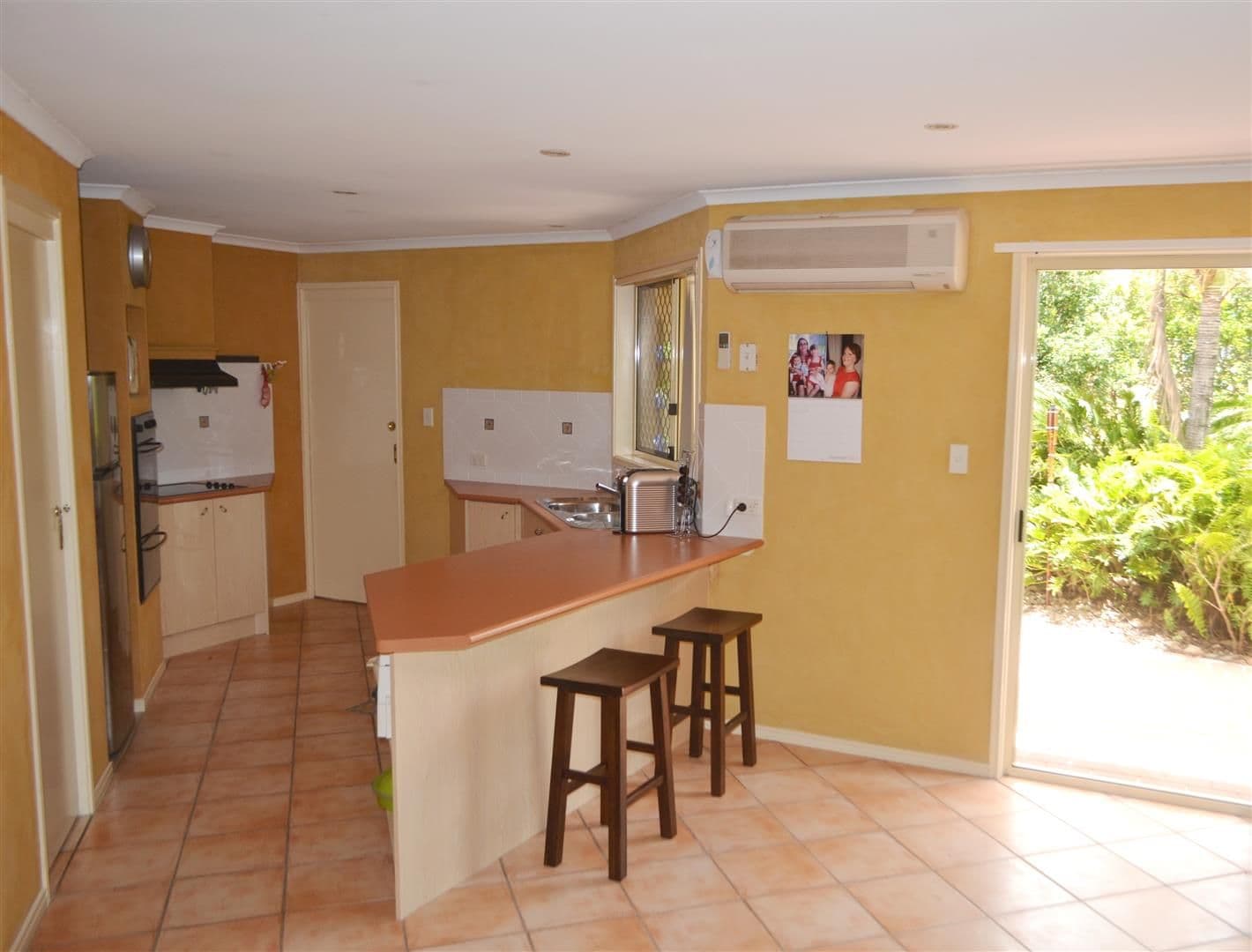 6 Equador Court, PACIFIC PINES QLD 4211, Pacific Pines - Thumbnail 4
